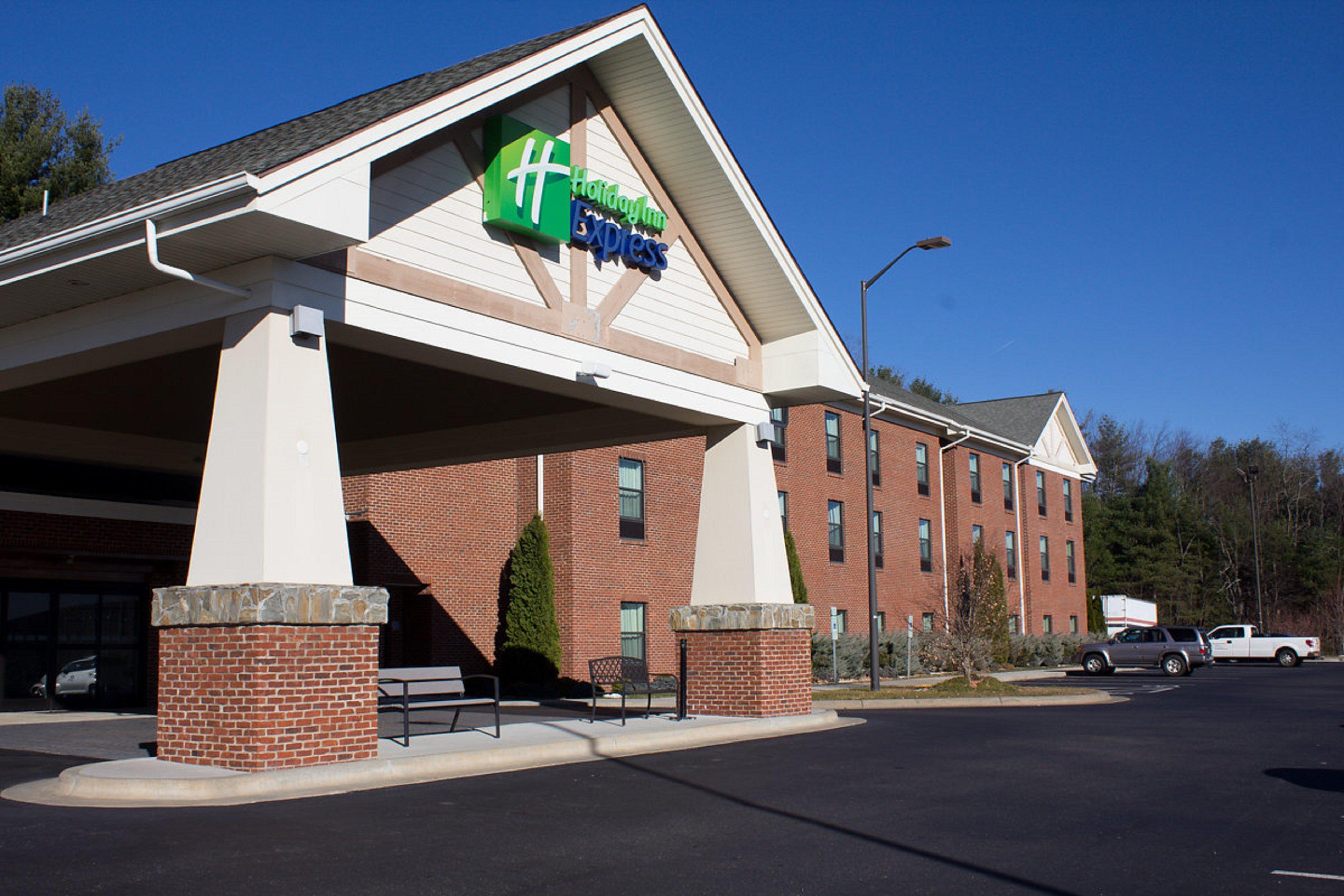 Holiday Inn Express West Jefferson By Ihg Esterno foto